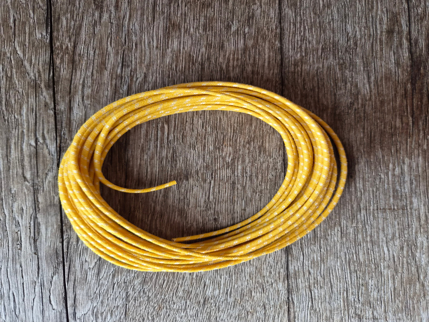 WL28-17 // Kabel, Stoff, 1 Meter, Gelb/Weiß