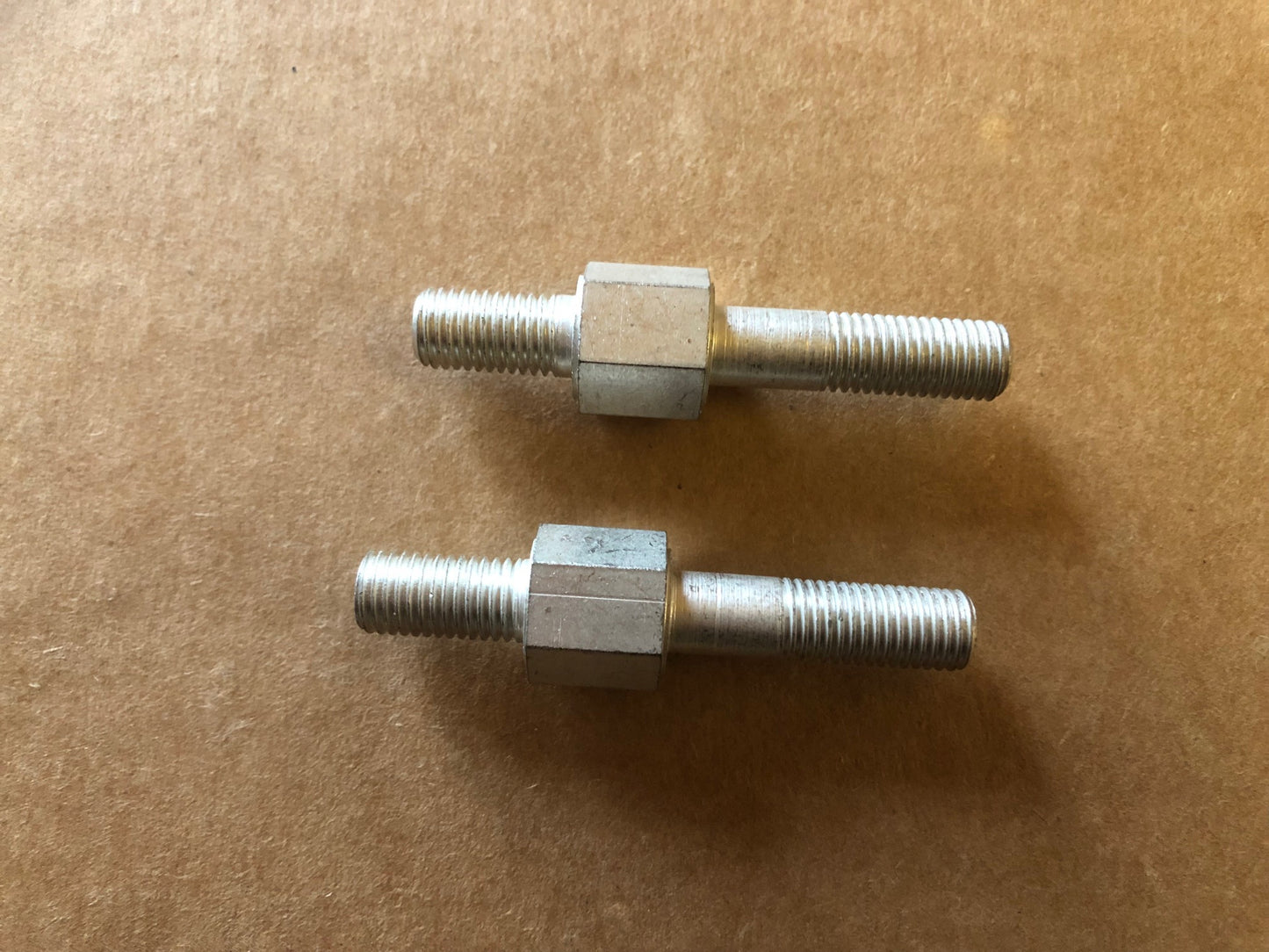 6114-36 // Bolzen-Set, Batteriekasten, cadmiert