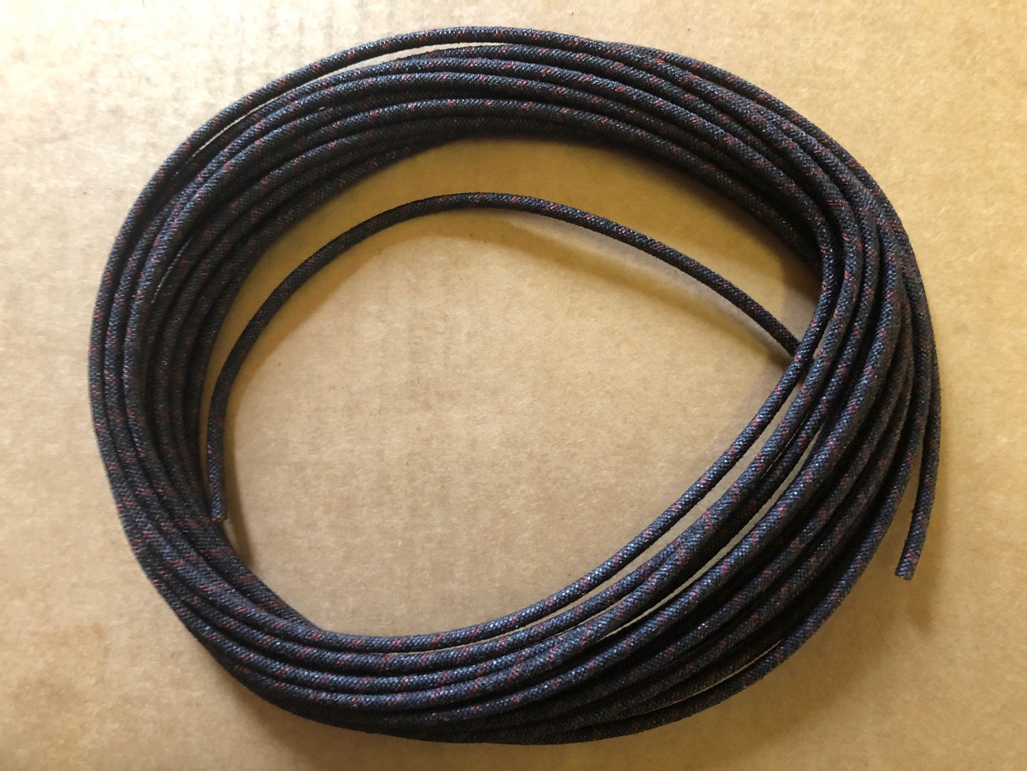 WL28-11 // Kabel, Stoff, 1 Meter, Schwarz/Rot