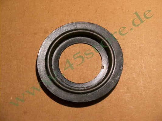 3932-30 // Schmutzabhalteblech, Radnabe, Vorderrad, parkerisiert