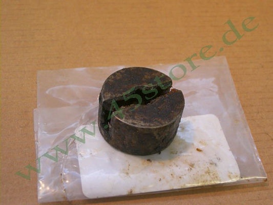 687-37 // Halter, Ölmitnehmer, flache Pumpe